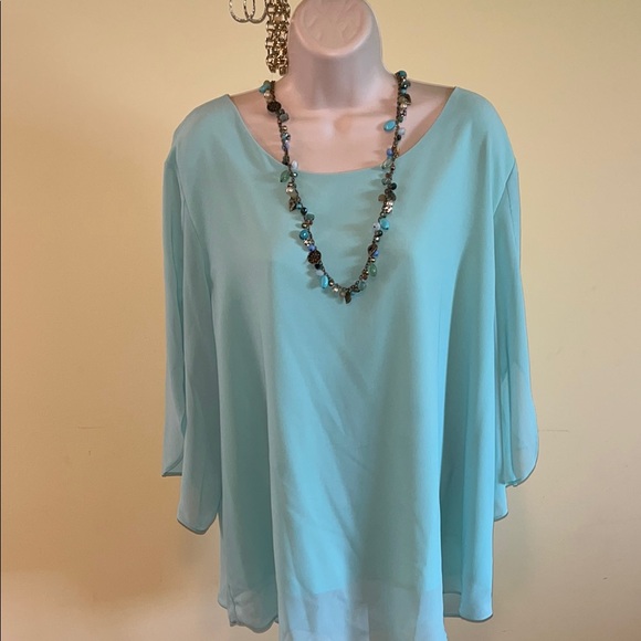 Women’s casual chiffon scoop neck top with 3/4 split sleeve. - Picture 1 of 5